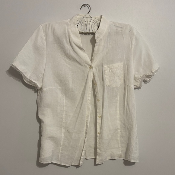 CHICC Tops - Lightweight White Button-Up Short Sleeve Shirt
